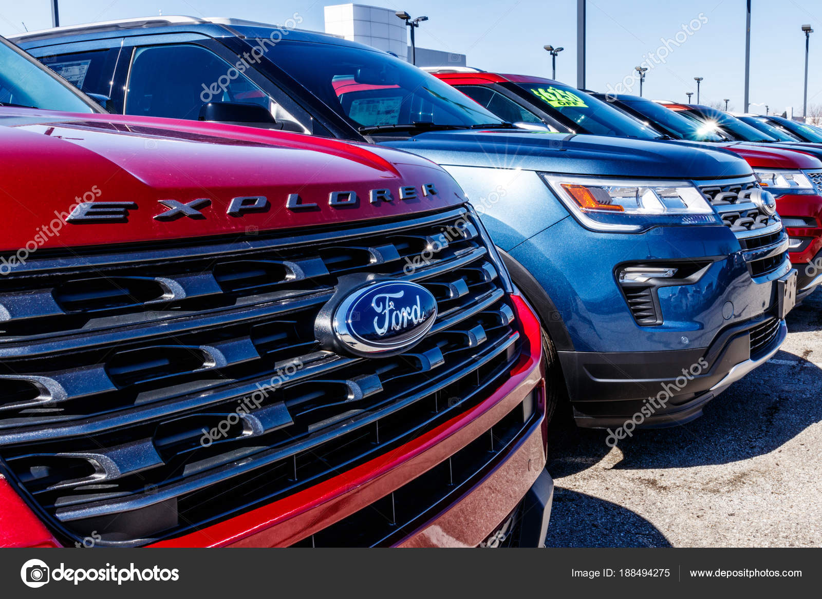 Fishers - Circa March 2018: Local Ford Car And Truck Dealership. Ford Sells  Products Under The Lincoln And Motorcraft Brands Viii – Stock Editorial  Photo © Jetcityimage2 #188494275
