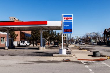 Noblesville - Mart 2018 yaklaşık: Exxon perakende benzin konum. ExxonMobil olduğunu dünyanın en büyük petrol ve Gaz şirketi ben