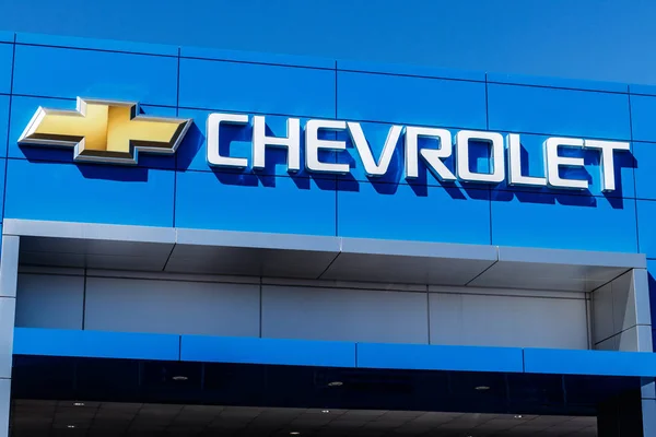 Март 2018 года: Chevrolet Automobile Dealership. Chevy - подразделение General Motors XIII — стоковое фото