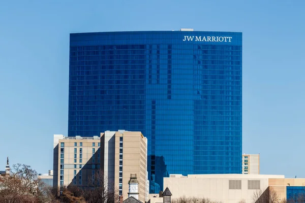 Indianapolis - Mart 2018 yaklaşık: Şehir merkezindeki Jw Marriott Hotel. Jw Marriott bir dünya çapında lüks otel zinciri olduğunu ben — Stok fotoğraf