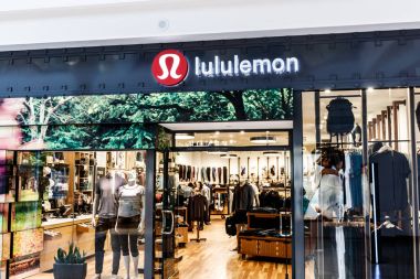 Indianapolis - Nisan 2018 yaklaşık: Lululemon Athletica perakende alışveriş merkezi konumu. Lululemon Athletica sunmaktadır yoga ve atletik giyim kadın ve erkek için ben