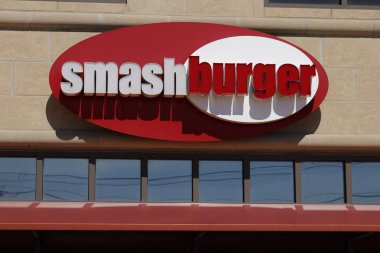 Dayton - Nisan 2018 yaklaşık: Smashburger hızlı rahat Restoran konum. Smashburger Jollibee gıdalar parçasıdır ben