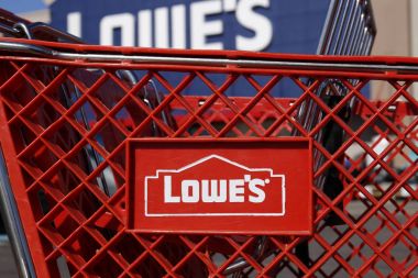 Greenville - Nisan 2018 yaklaşık: Lowe's ev geliştirme ambar. Lowe's perakende ev geliştirme ve cihaz mağazalarda Kuzey Amerika II çalışır