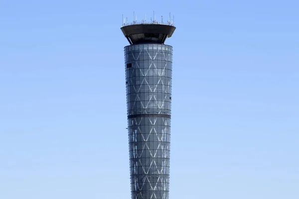 Dayton - Circa Abril 2018: A torre de controle de tráfego aéreo no Aeroporto Internacional de Dayton. Construído em 2011, tem 254 pés de altura V — Fotografia de Stock