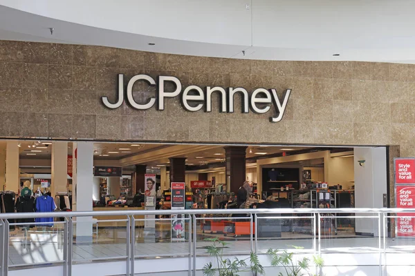 Dayton - cca dubna 2018: Jc Penney Retail Mall umístění. JCP je oblečení a domácí maloobchodní prodejce jsem — Stock fotografie