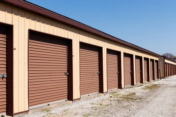 Brown numbered self storage and mini storage garage units IV — Stock Photo, Image