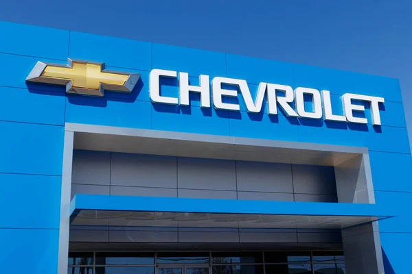 Апрель 2018 года: Chevrolet Automobile Dealership. Chevy - подразделение General Motors — стоковое фото