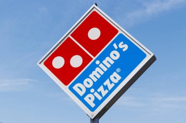 Peru - Mayıs 2018 yaklaşık: Domino's Pizza Carryout Restoran. Dominos sürekli bir beş üst şirketlerin online işlemler açısından ben olduğunu