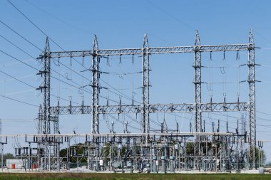 Tehlikeli yüksek gerilim elektrik alt istasyonlar IX
