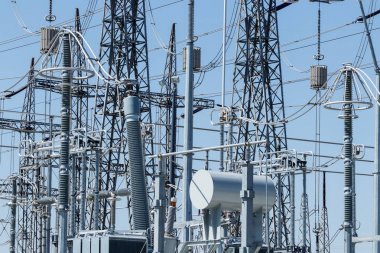 Tehlikeli yüksek gerilim elektrik alt istasyonlar Xv