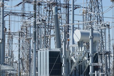 Tehlikeli yüksek gerilim elektrik alt istasyonlar XVI
