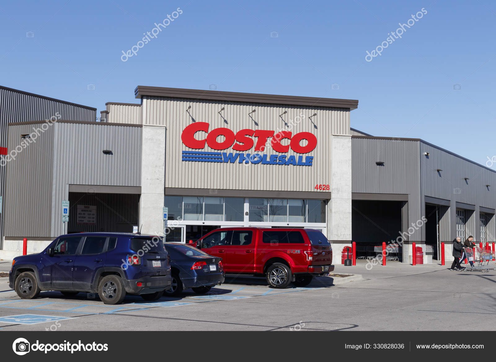 Indianapolis - Circa January 2020: Costco Wholesale Location. Costco  Wholesale is a Multi-Billion Dollar Global Retailer – Stock Editorial Photo  © jetcityimage2 #330828036