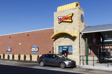 Indianapolis - Ocak 2020: Sonic Drive-In Fast Food Lokasyonu. Sonic bir lokanta zinciri.