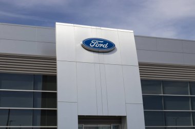 Kokomo - Circa March 2020: Ford Car and Truck Dealership. Ford sells products under the Lincoln and Motorcraft brands.