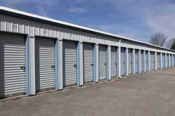 Özel depo ve küçük garaj üniteleri.