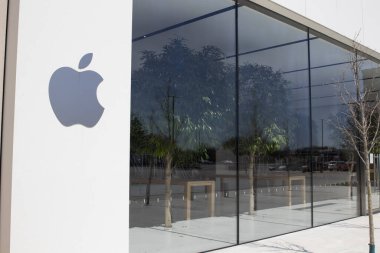 Indianapolis - Nisan 2020: Boş Apple Mağaza Konumu. Sosyal Mesafe nedeniyle, Apple perakende mağazalarını geçici olarak kapattı..