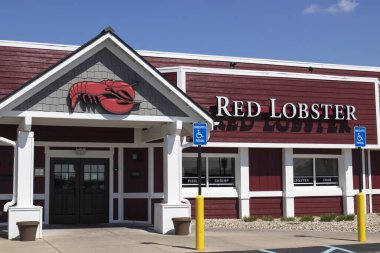 Indianapolis - Nisan 2020: Kırmızı Istakoz Günlük Yemek Restoranı. Red Lobster, sosyal uzaklık süresince dışarıdan yemek sipariş etmeyi ve servis etmeyi teklif ediyor..