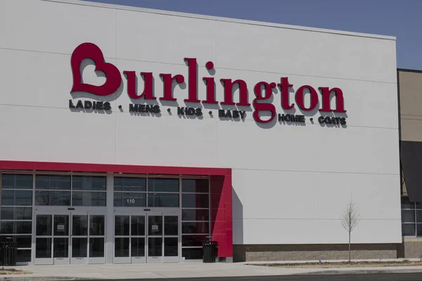 Noblesville Sekitar April 2020 Burlington Coat Coat Factory Strip Mall — Stok Foto