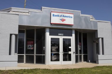 Indianapolis - Nisan 2020: Bank of America Bank and Loan Branch. Bank of America, BofA veya BAC olarak da bilinir..