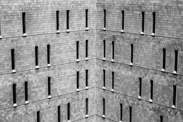 Gefängnis Oder Gefängnis Harte Ziegel Außen Dünne Fenster Lassen Wenig — Stockfoto