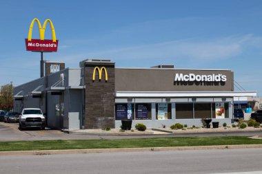 Lafayette - Mayıs 2020: McDonald 's Restoranı. McDonald 's, 