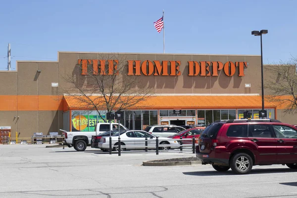 Lafayette Circa Mayo 2020 Home Depot Ubicación Ondeando Bandera Estadounidense — Foto de Stock