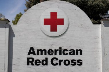 Kokomo - Mayıs 2020: Amerikan Kızıl Haçı işareti. Amerikan Ulusal Kızılhaçı acil yardım ve afet yardımı sağlıyor..