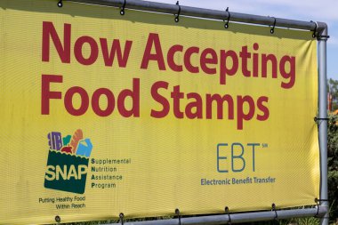 Terre Haute - Mayıs 2020: SNAP ve EBT imzası kabul edildi. SNAP ve Gıda Pulları, dezavantajlı ailelerin bütçelerine destek olmak için gıda yardımları sağlıyor.