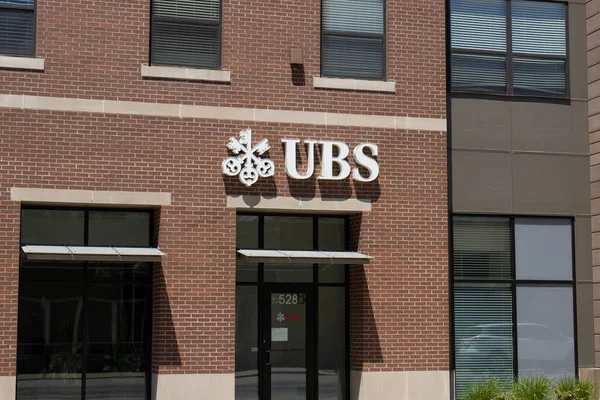 Terre Haute Circa May 2020 Ubs Sign Logo Ubs Swiss — Stock Photo, Image