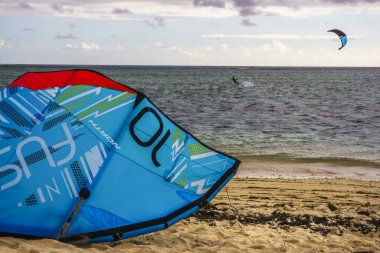 Le Morne sahilinde uçurtma sörfü, Mauritius