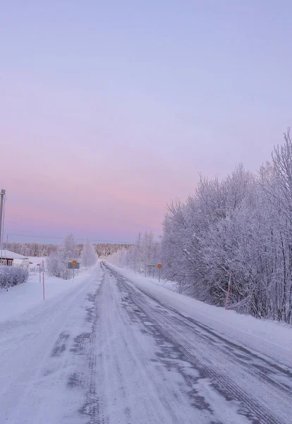 Frosty morgon i polcirkeln i norra Sverige — Stockfoto