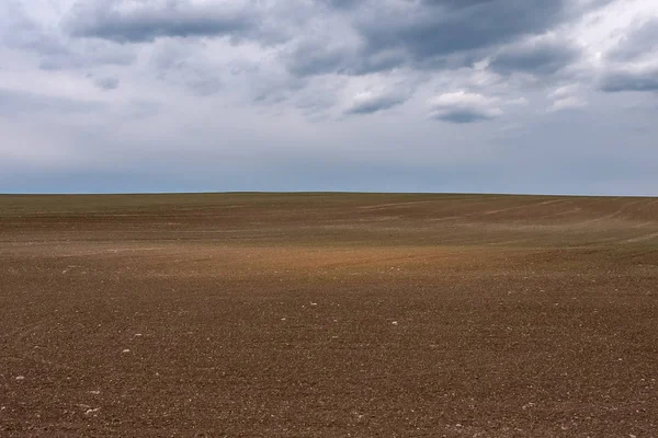 Το χωράφι είναι έτοιμο για σπορά. Spring Κεντρική Σουηδία. — Φωτογραφία Αρχείου