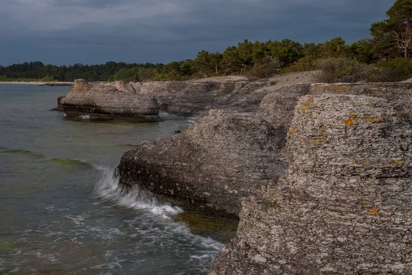 スウェーデン島のバイラム・ラウカー:壮大な石灰岩の形成 — ストック写真