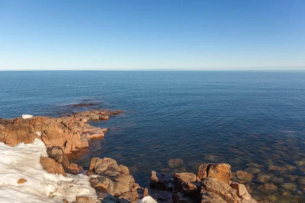 La costa del mar Báltico en la temporada invernal . —  Fotos de Stock
