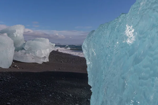 Melting glacier ice in Iceland lake caused by global warming. Iceland, selective focus — 스톡 사진