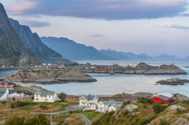 Norveç 'te Lofoten, Norveç' te inanılmaz bir günbatımı var..