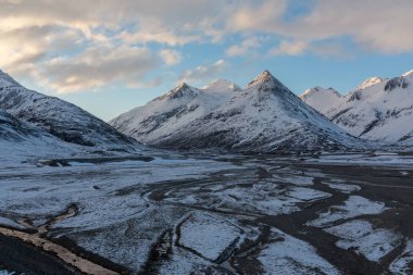 Kuzey Avrupa 'da kar çölü kış manzarası. İzlanda