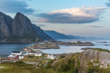 Norveç 'te Lofoten, Norveç' te inanılmaz bir günbatımı var..