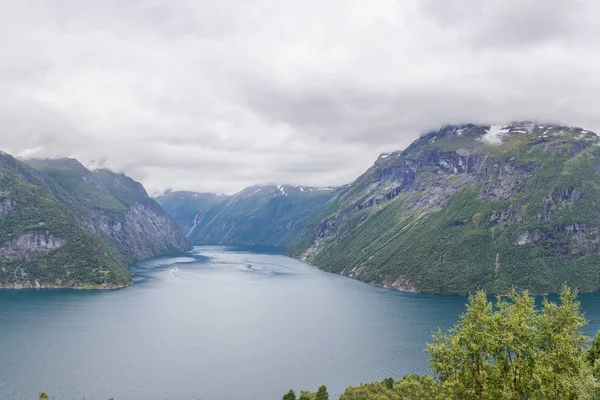 Geiranger fjord, Beautiful Nature Norway. It is a 15-kilometre, 9.3 mi long branch off of the Sunnylvsfjorden, which is a branch off of the Storfjorden — 图库照片