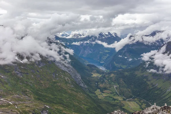 Вид Горы Дальнибба Норвегия Пасмурную Погоду Выборочный Фокус — стоковое фото