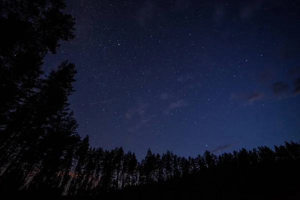 Millón Estrellas Por Noche Larga Velocidad Obturación Rastro Satélite Volador —  Fotos de Stock
