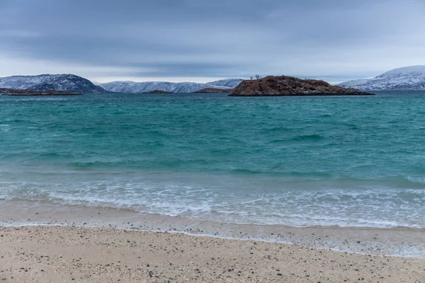 Vacker Utsikt Över Sandstrand Och Fjord Sommaroy Norge Vinter Polarkväll — Stockfoto