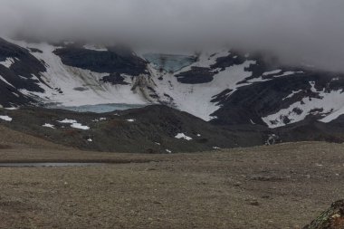 Laponya 'daki Sarek Ulusal Parkı. İsveç dağından seçici bir odak noktası.