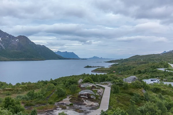 挪威夏季风景峡湾 在挪威 有选择的焦点 五彩斑斓的早晨场景 — 图库照片