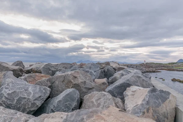 Faro Fiordos Noruegos Noruega Vistas Paisaje Montaña Grandes Bloques Piedras — Foto de Stock