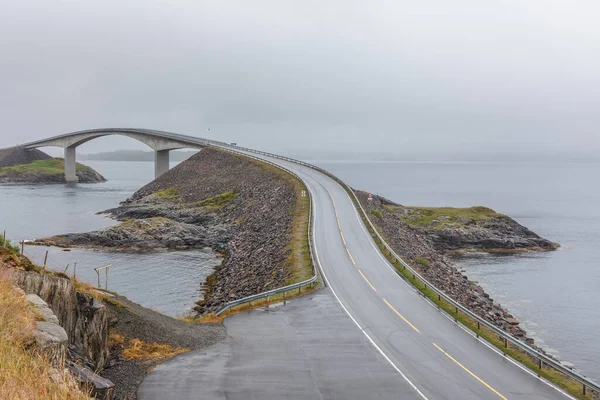 Hiçliğe Giden Meşhur Yol Köprü Norveç Atlantik Kıyısı Picturesque Yolu — Stok fotoğraf