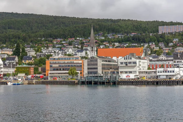 挪威莫尔德 2016年6月14日 从甲板上俯瞰一座小镇 选择性重点 — 图库照片