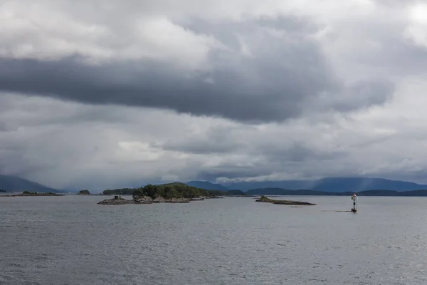 灯塔在挪威峡湾 选择性重点 — 图库照片