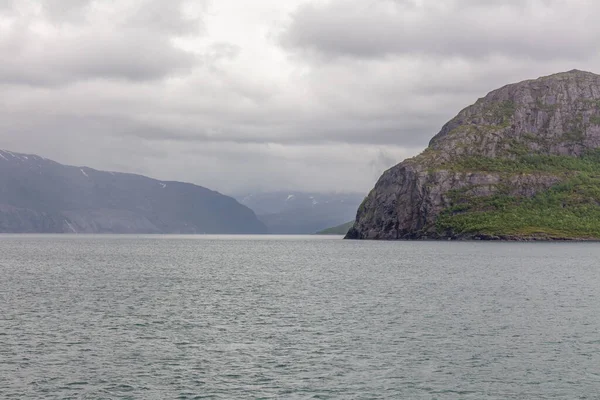 Belle Vue Sur Les Fjords Norvégiens Avec Eau Turquoise Entourée — Photo