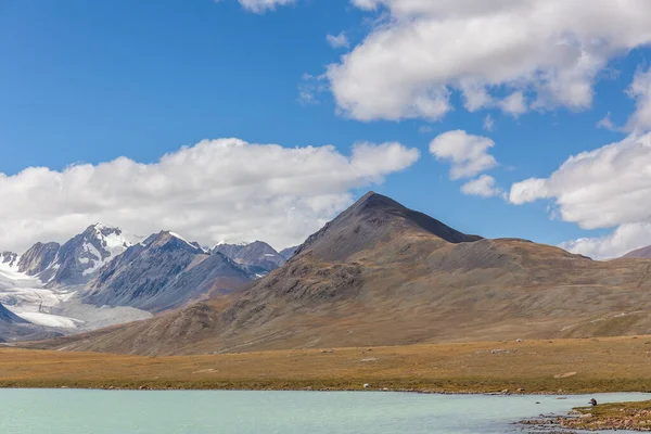 Increíble Paisaje Natural Altai Lago Tranquilo Con Agua Esmeralda Rodeado — Foto de Stock